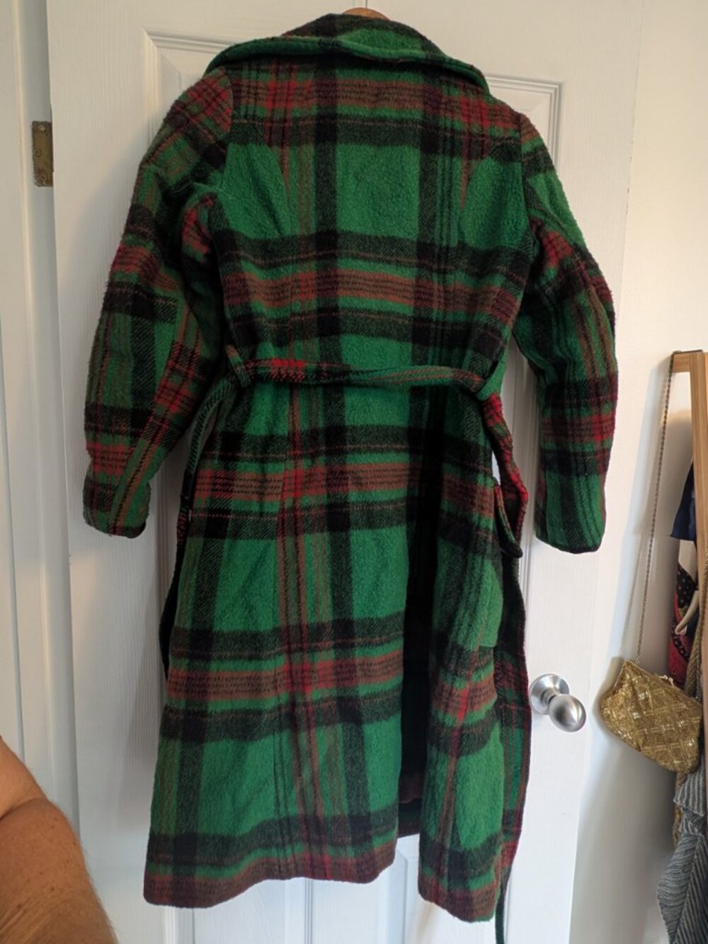 Vintage 1970s Green Red Plaid 100% Wool Winter Coat Jacket - Canadian Made - Picture 2 of 4